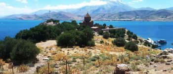 Van-Lake-Akhtamar-Church-Turkey-8