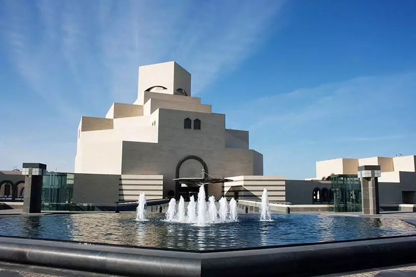 تصویر نمایی بیرونی ساختمان موزه هنر اسلامی در قطر